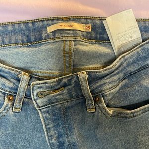 711 Shaping Skinny Levi’s Jeans